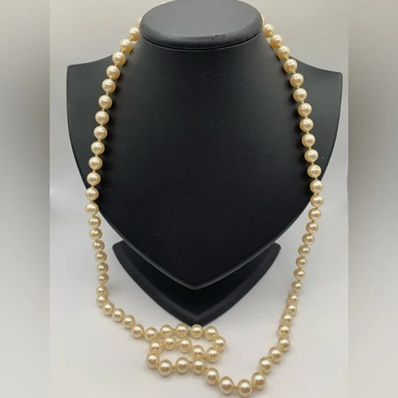 Vintage faux glass 7mm glass pearl with sterling silver clasp - Picture 3 of 7